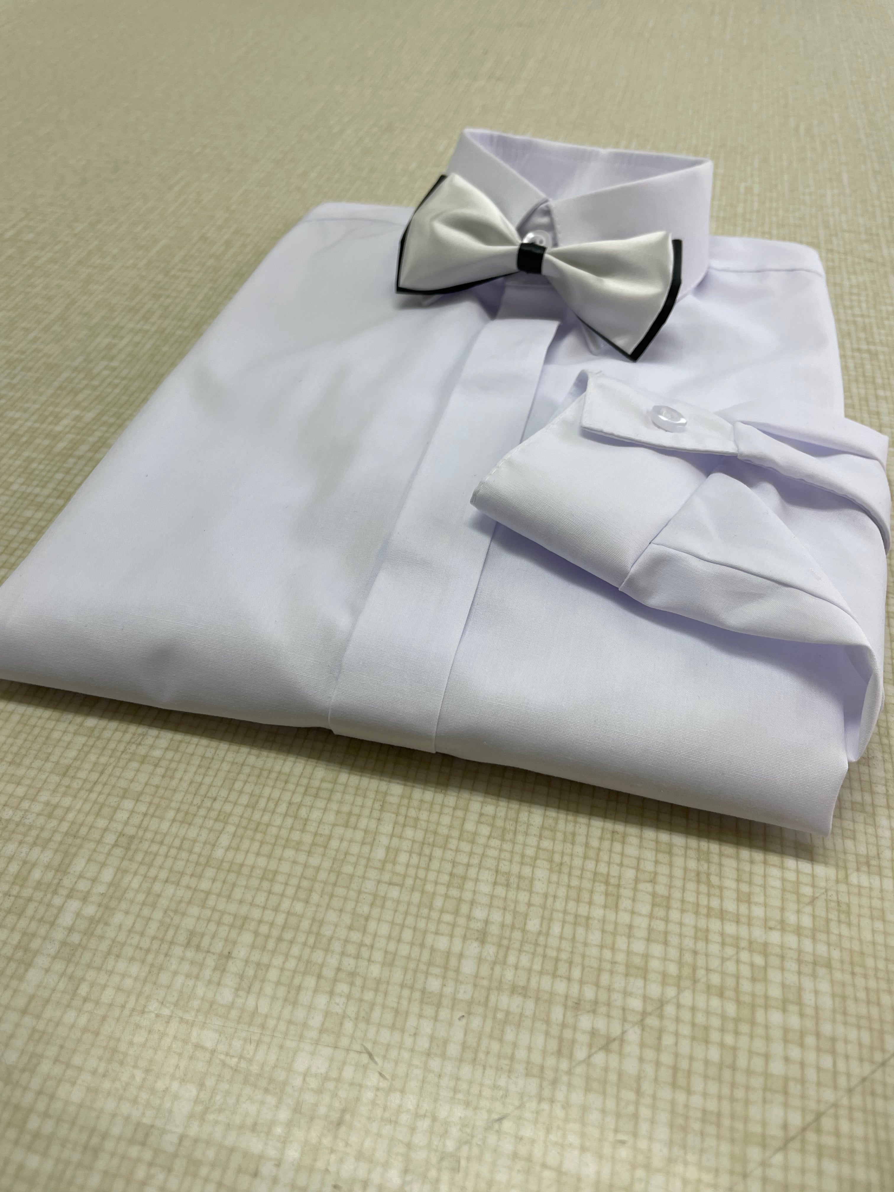 Chłopięca biała koszula z długim rękawem